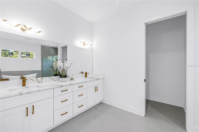 1025 42ND AVENUE N, St Petersburg, FL 33703