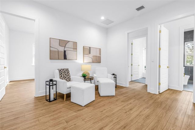 1025 42ND AVENUE N, St Petersburg, FL 33703