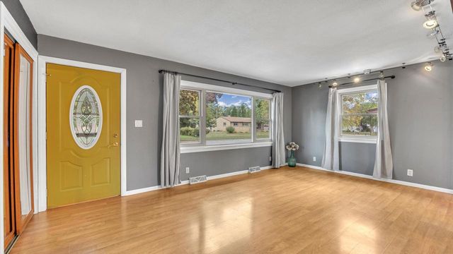 521 Prospect AVENUE, Sheboygan Falls, WI 53085