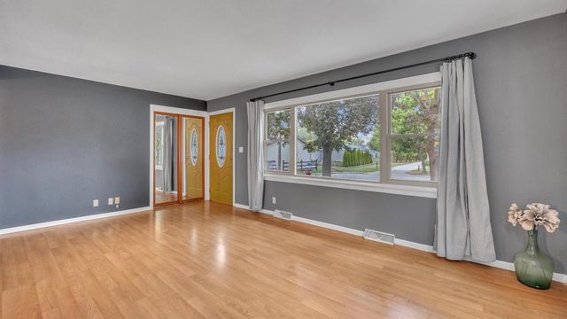 521 Prospect AVENUE, Sheboygan Falls, WI 53085