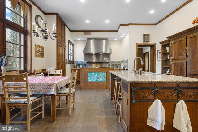 745 NEWTOWN RD, Villanova, PA 19085