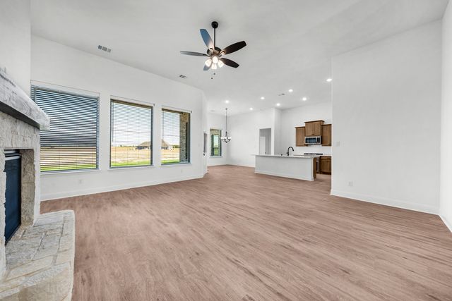 8335 Forest Glade Drive, Greenville, TX 75402