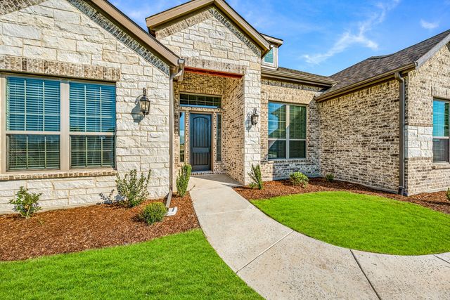8335 Forest Glade Drive, Greenville, TX 75402