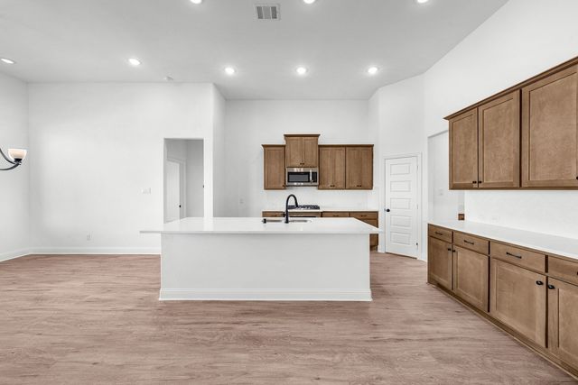 8335 Forest Glade Drive, Greenville, TX 75402