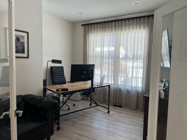 68 Tallyho Dr, Springfield, MA 01118