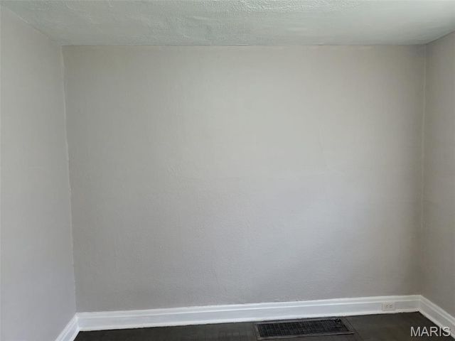 8347 Octavia Avenue, St Louis, MO 63136