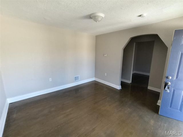 8347 Octavia Avenue, St Louis, MO 63136