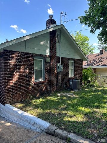8347 Octavia Avenue, St Louis, MO 63136