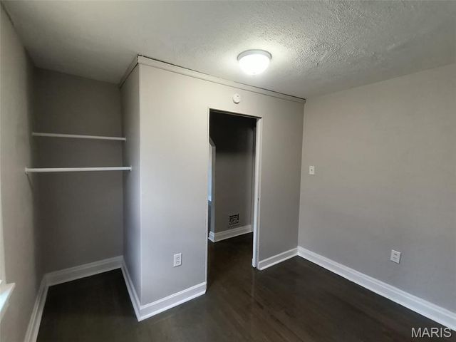 8347 Octavia Avenue, St Louis, MO 63136