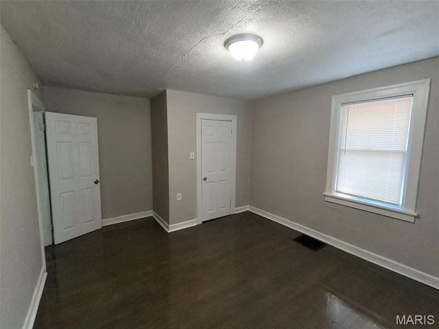 8347 Octavia Avenue, St Louis, MO 63136