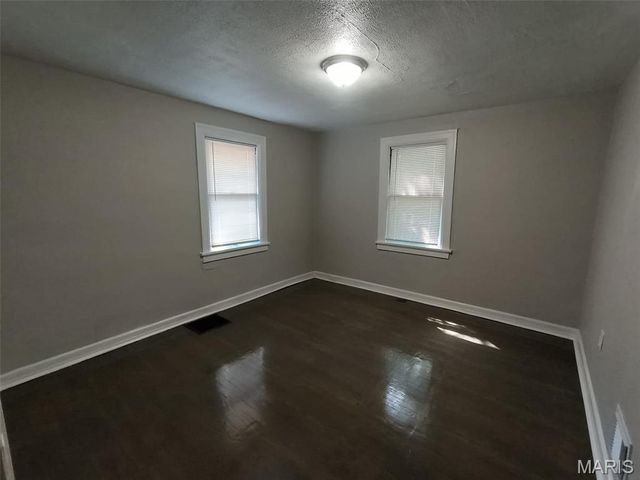 8347 Octavia Avenue, St Louis, MO 63136