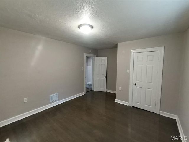 8347 Octavia Avenue, St Louis, MO 63136