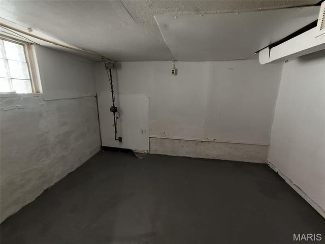 8347 Octavia Avenue, St Louis, MO 63136