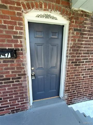 8347 Octavia Avenue, St Louis, MO 63136