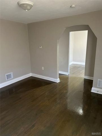 8347 Octavia Avenue, St Louis, MO 63136