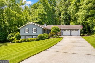 1054 Fairfield Drive NE, Marietta, GA 30068