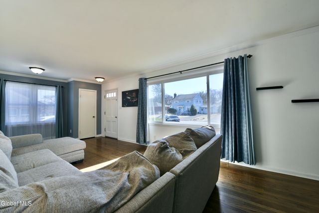 30 Forest Drive, Colonie, NY 12205