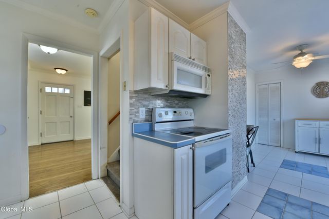 30 Forest Drive, Colonie, NY 12205