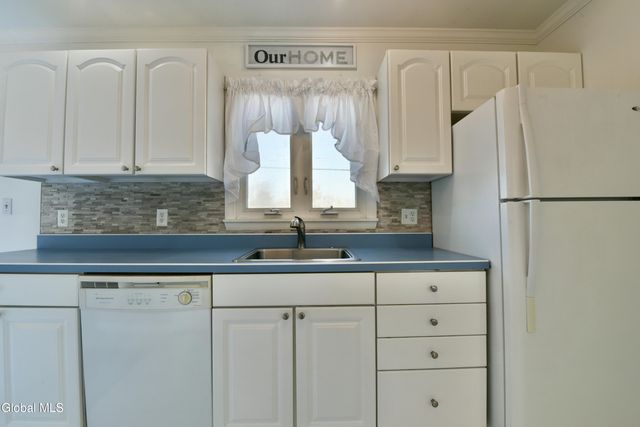 30 Forest Drive, Colonie, NY 12205