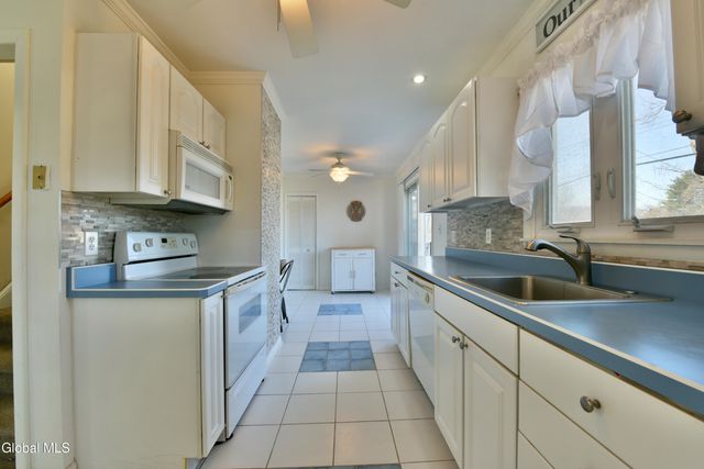 30 Forest Drive, Colonie, NY 12205