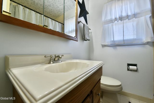 30 Forest Drive, Colonie, NY 12205