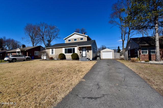 30 Forest Drive, Colonie, NY 12205