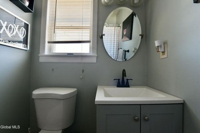 30 Forest Drive, Colonie, NY 12205