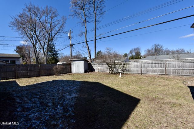 30 Forest Drive, Colonie, NY 12205