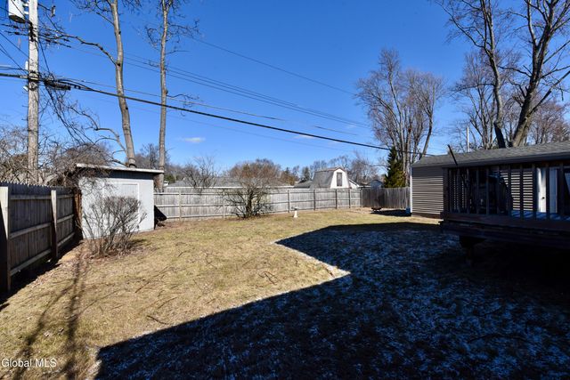 30 Forest Drive, Colonie, NY 12205