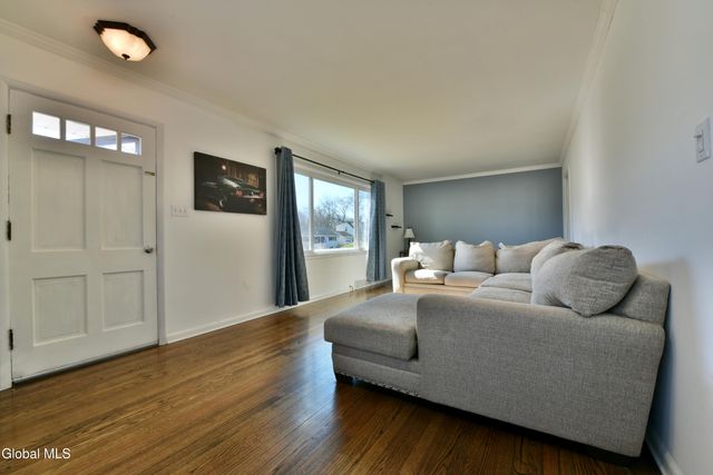 30 Forest Drive, Colonie, NY 12205