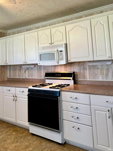324 W GRISSOM Avenue, Mitchell, IN 47446