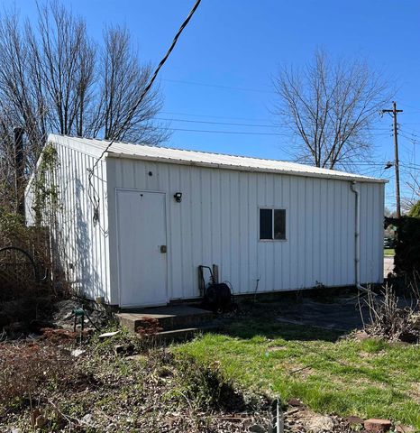 324 W GRISSOM Avenue, Mitchell, IN 47446