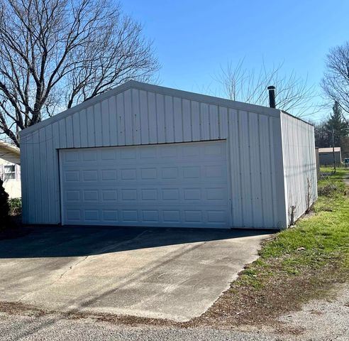 324 W GRISSOM Avenue, Mitchell, IN 47446
