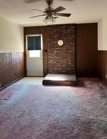 324 W GRISSOM Avenue, Mitchell, IN 47446