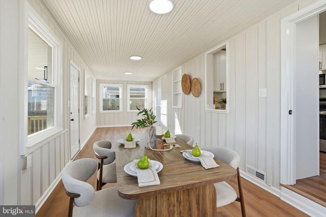 8233 LONGPOINT RD, Baltimore, MD 21222