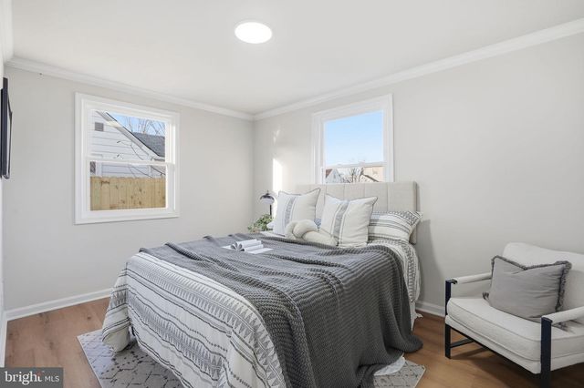 8233 LONGPOINT RD, Baltimore, MD 21222