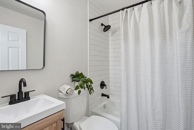 8233 LONGPOINT RD, Baltimore, MD 21222