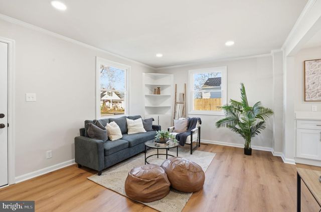 8233 LONGPOINT RD, Baltimore, MD 21222