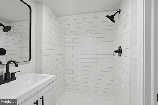 8233 LONGPOINT RD, Baltimore, MD 21222