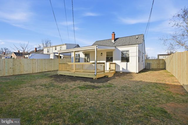 8233 LONGPOINT RD, Baltimore, MD 21222