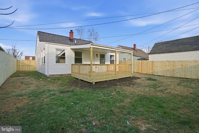 8233 LONGPOINT RD, Baltimore, MD 21222