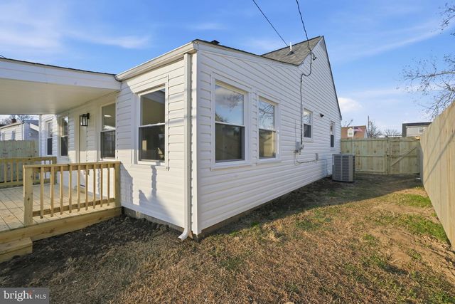 8233 LONGPOINT RD, Baltimore, MD 21222