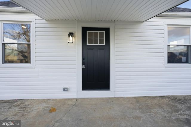 8233 LONGPOINT RD, Baltimore, MD 21222