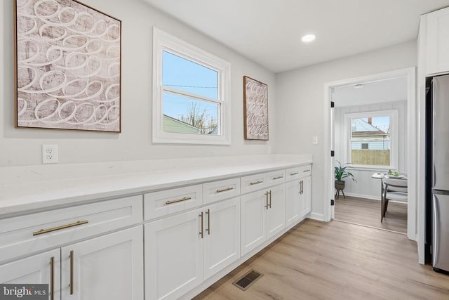 8233 LONGPOINT RD, Baltimore, MD 21222