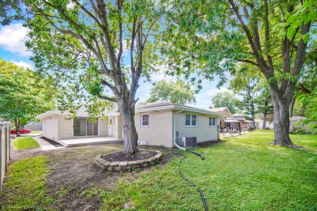 4228 Applewood Lane, Matteson, IL 60443