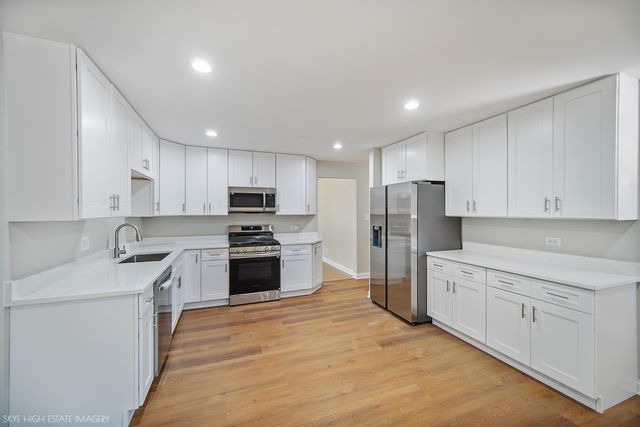 4228 Applewood Lane, Matteson, IL 60443
