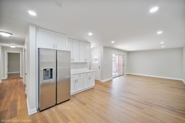 4228 Applewood Lane, Matteson, IL 60443