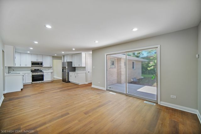 4228 Applewood Lane, Matteson, IL 60443