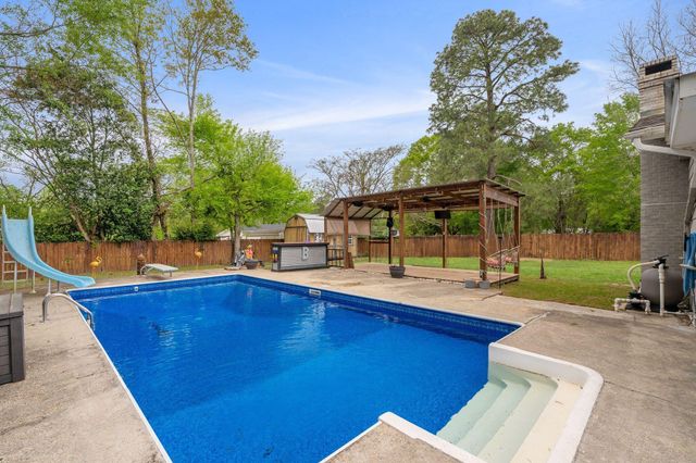 107 Forrest Dr, Petal, MS 39465