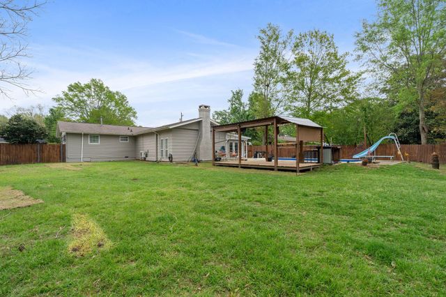 107 Forrest Dr, Petal, MS 39465
